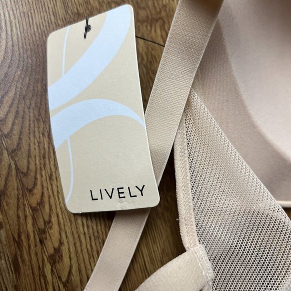 Lively The Mesh Trim No-Wire Nude Bra NWT - Picture 6 of 6